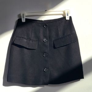 Forever 21 Black skirt small buttons & zipper